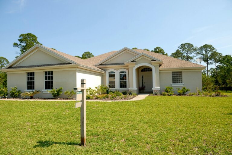 The Advantages of Early Real Estate Investment with Professional Guidance