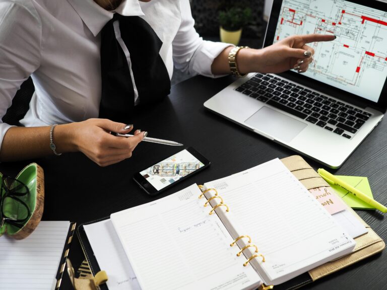 Finding and Choosing the Right Real Estate Agent: A Comprehensive Guide